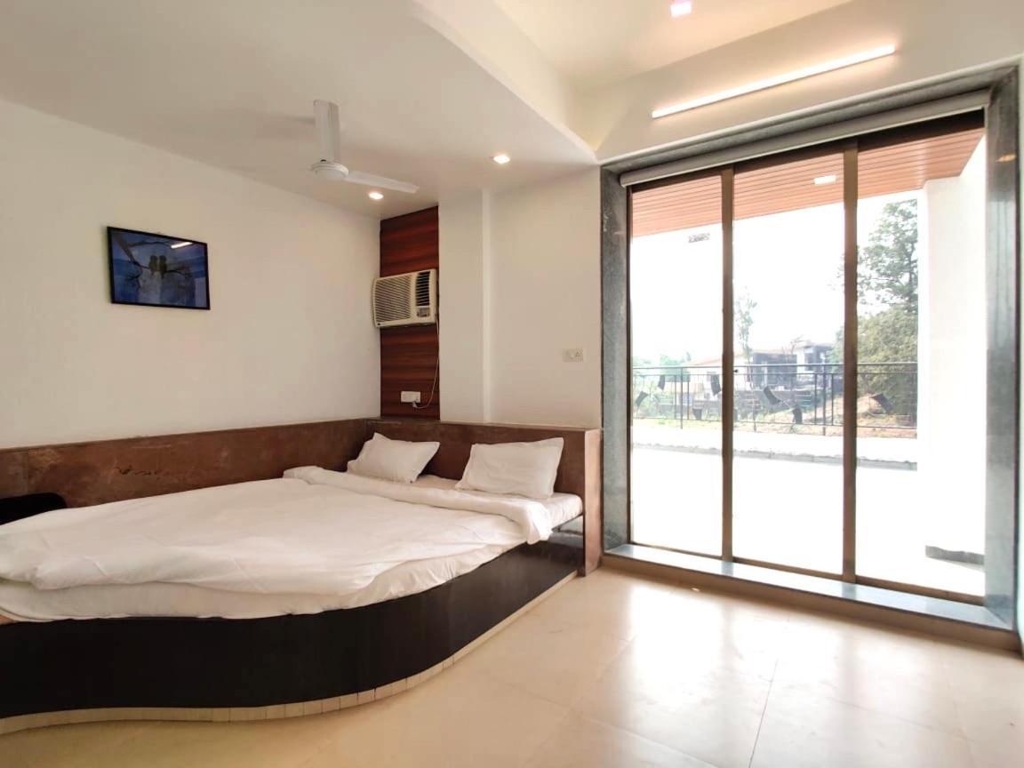 Karma - By Pine Villas Lonavala Eksteriør bilde